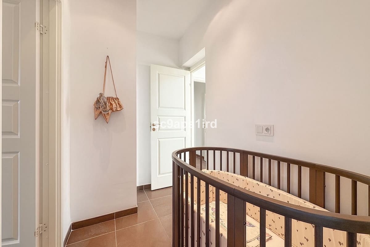 4 bedroom Villa for sale in La Capellania with garage - € 2,695,000 (Ref: 9145053)