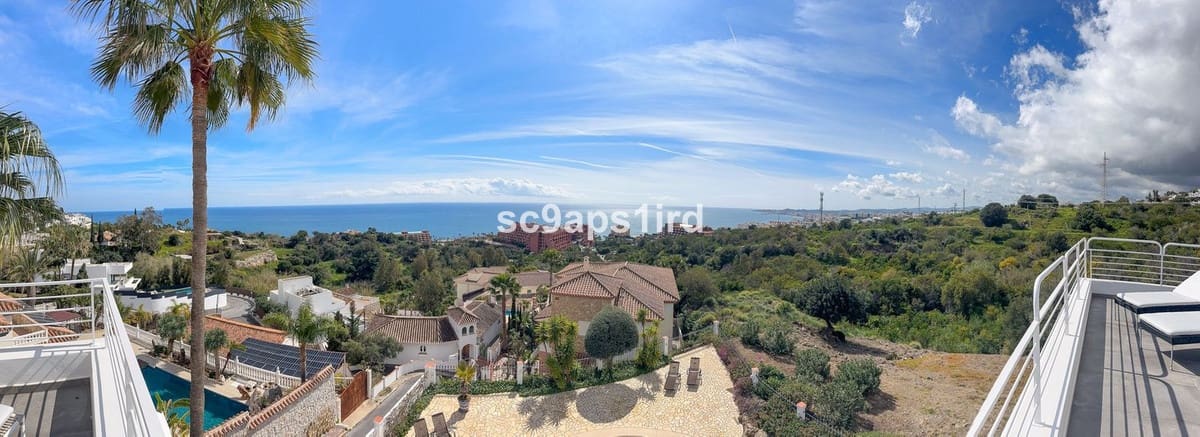 4 bedroom Villa for sale in La Capellania with garage - € 2,695,000 (Ref: 9145053)