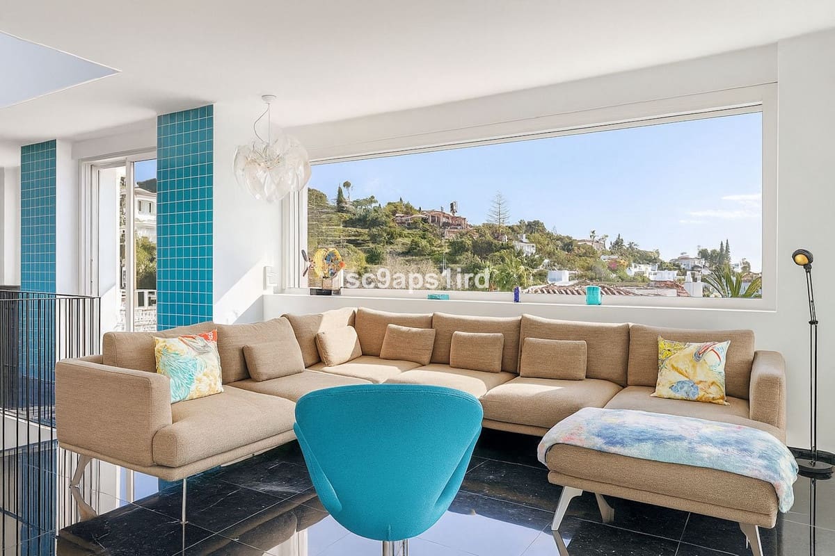 4 bedroom Villa for sale in La Capellania with garage - € 2,695,000 (Ref: 9145053)