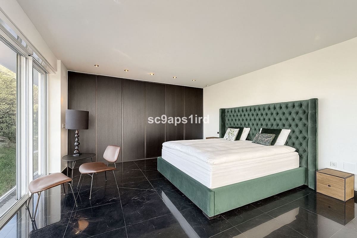 4 bedroom Villa for sale in La Capellania with garage - € 2,695,000 (Ref: 9145053)