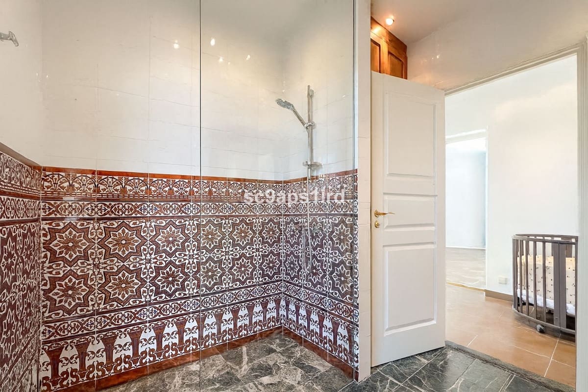 4 bedroom Villa for sale in La Capellania with garage - € 2,695,000 (Ref: 9145053)