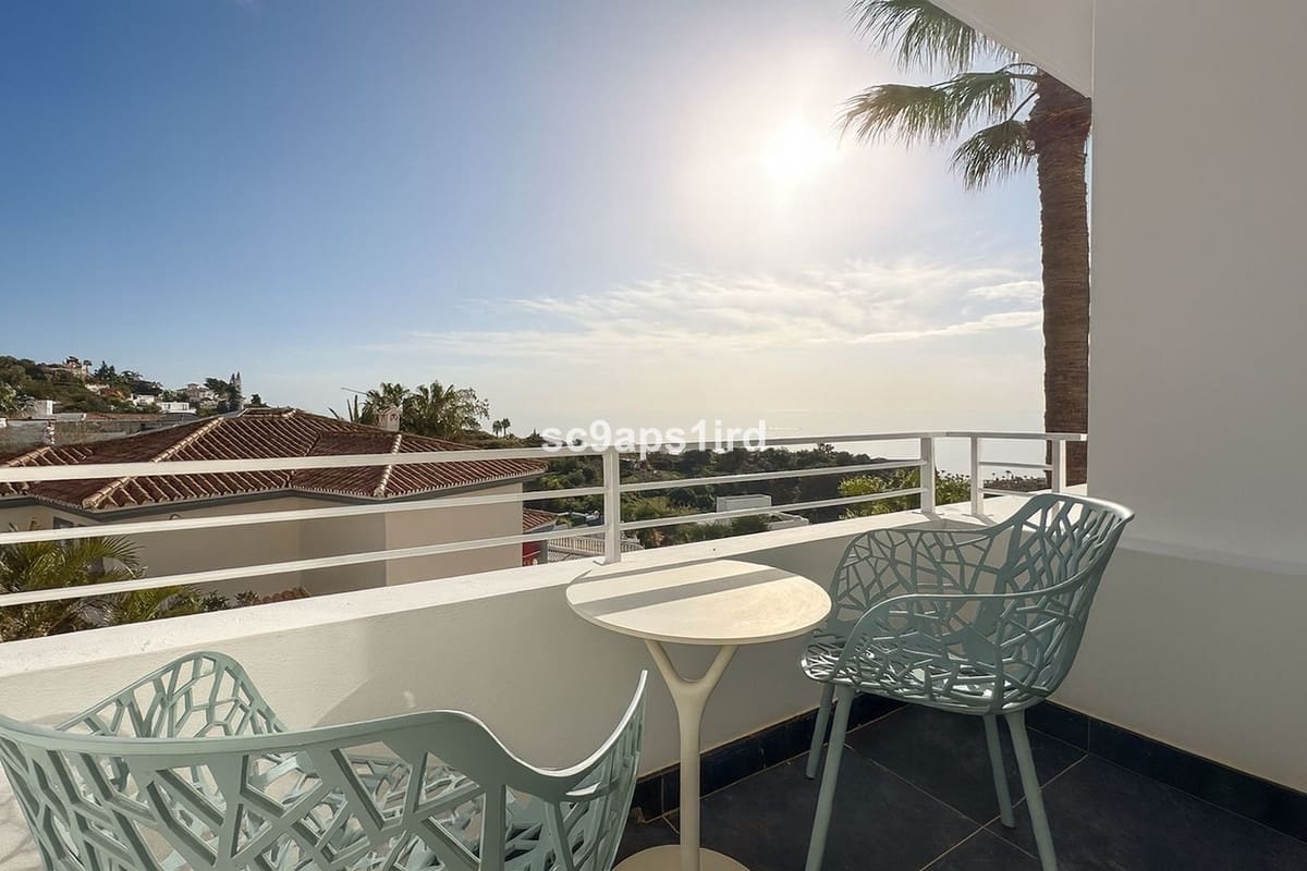 4 bedroom Villa for sale in La Capellania with garage - € 2,695,000 (Ref: 9145053)