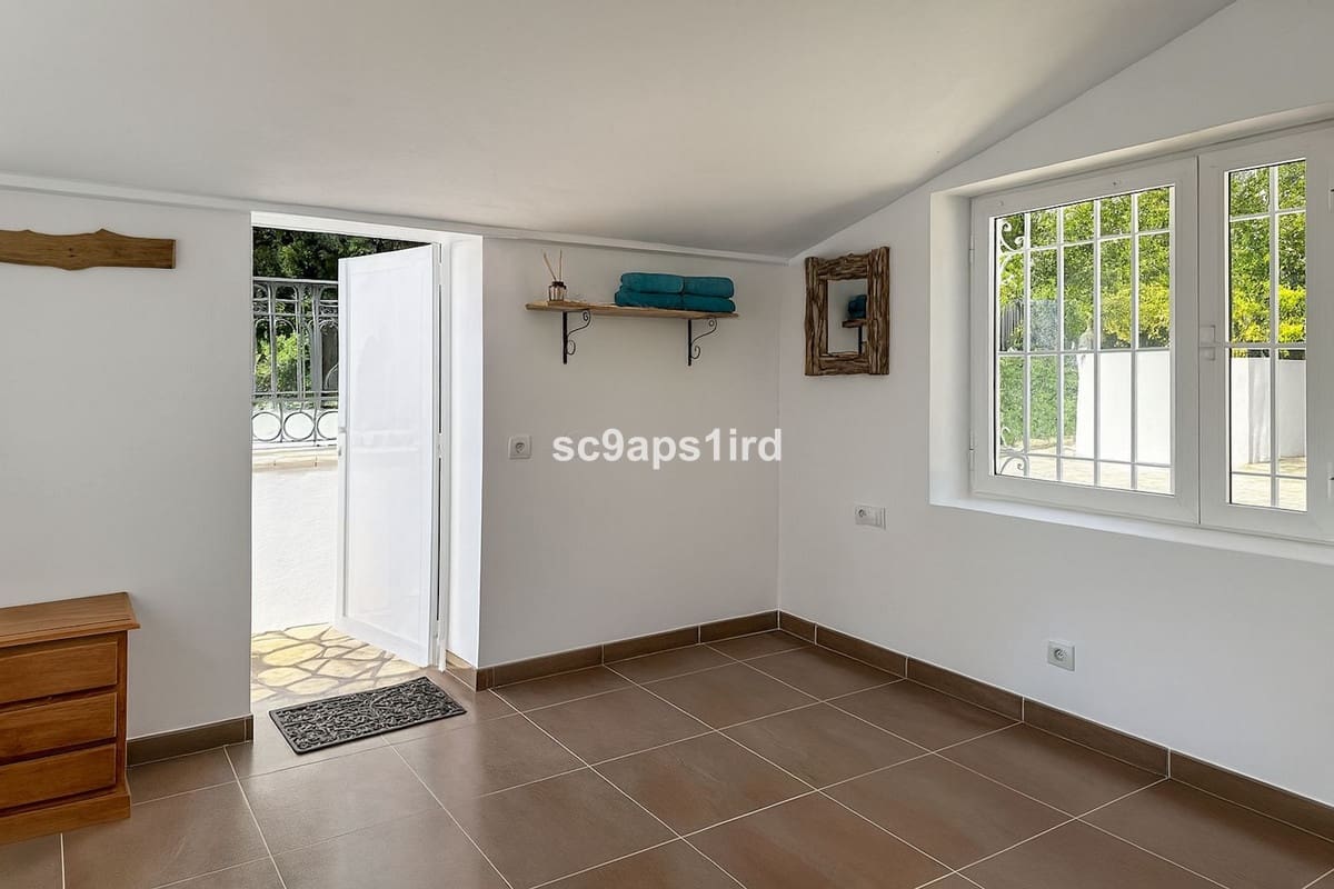 4 bedroom Villa for sale in La Capellania with garage - € 2,695,000 (Ref: 9145053)