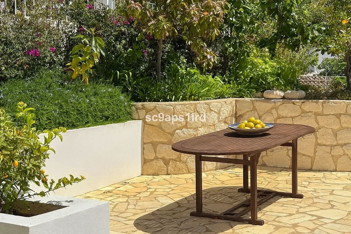 4 bedroom Villa for sale in La Capellania with garage - € 2,695,000 (Ref: 9145053)