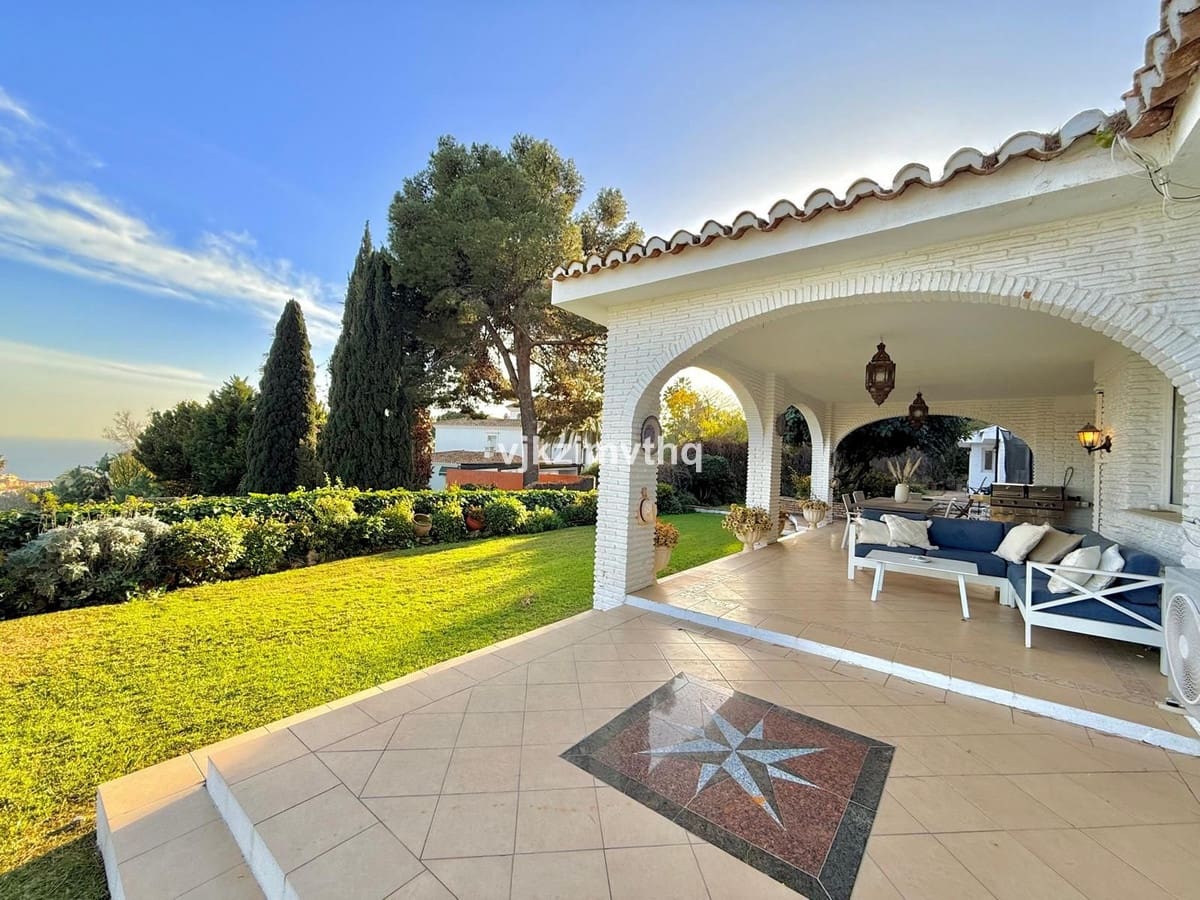 Chalet de 6 habitaciones en Benalmádena en venta con garaje - 2.200.000 € (Ref: 9145054)