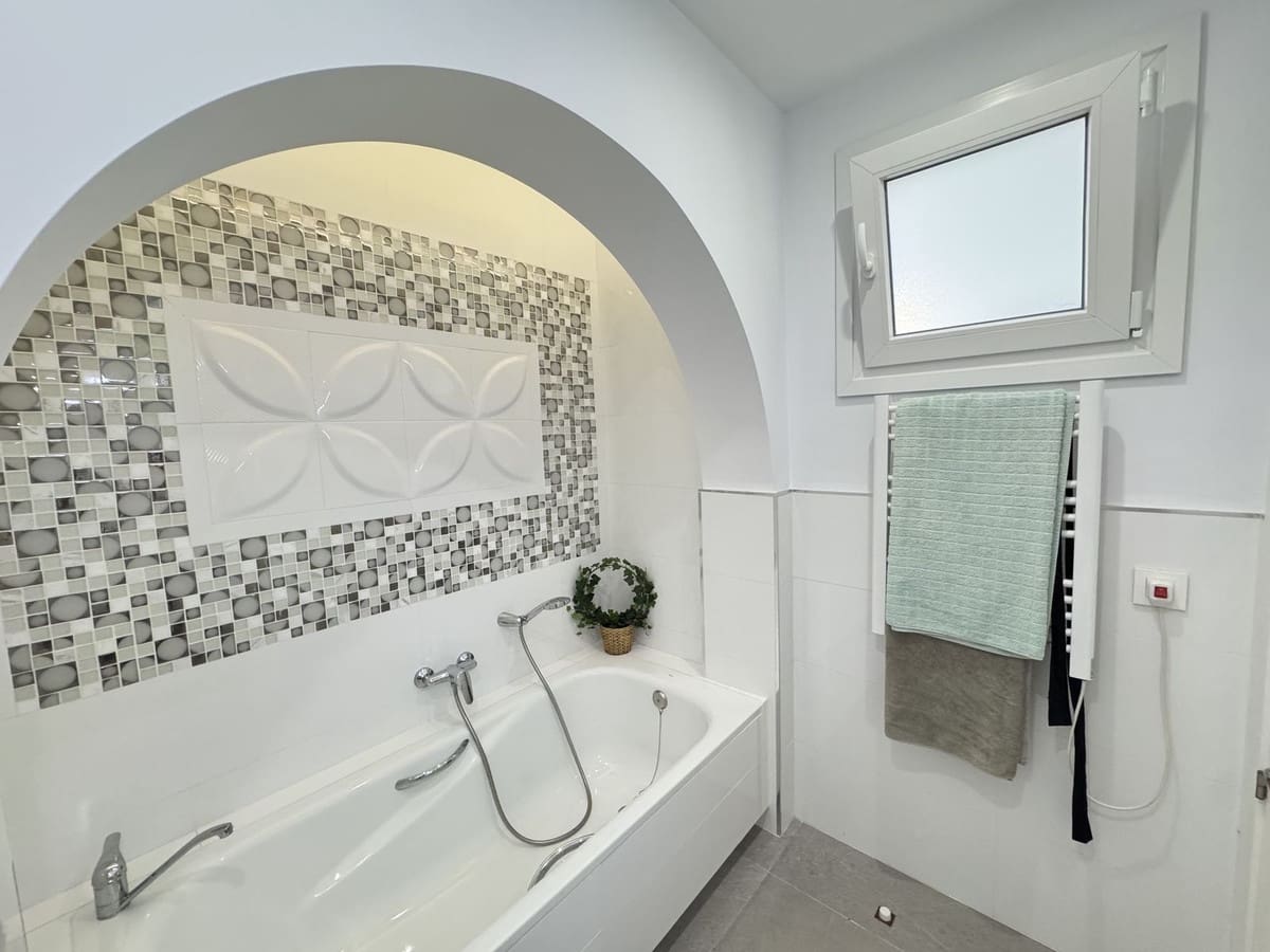 4 sypialnia Willa na sprzedaż w Riviera del Sol - 1 750 000 € (Ref: 9145056)