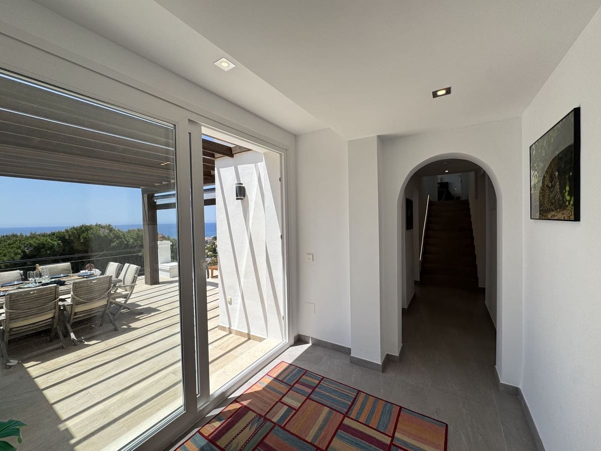 4 sypialnia Willa na sprzedaż w Riviera del Sol - 1 750 000 € (Ref: 9145056)