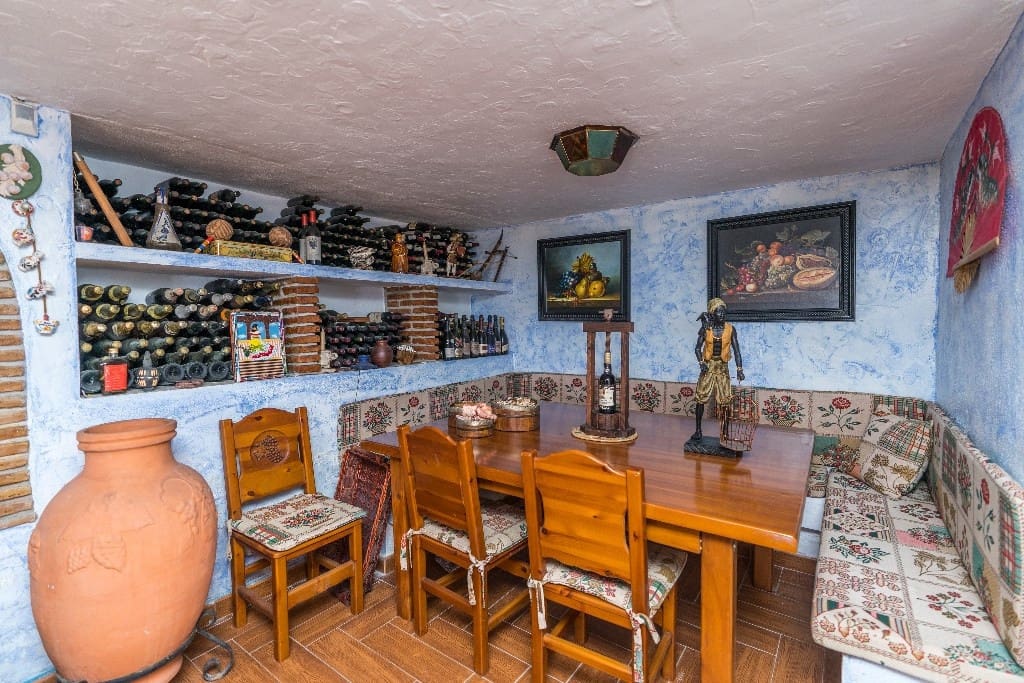 6 slaapkamer Villa te koop in Benalmadena Costa - € 1.900.000 (Ref: 9145058)