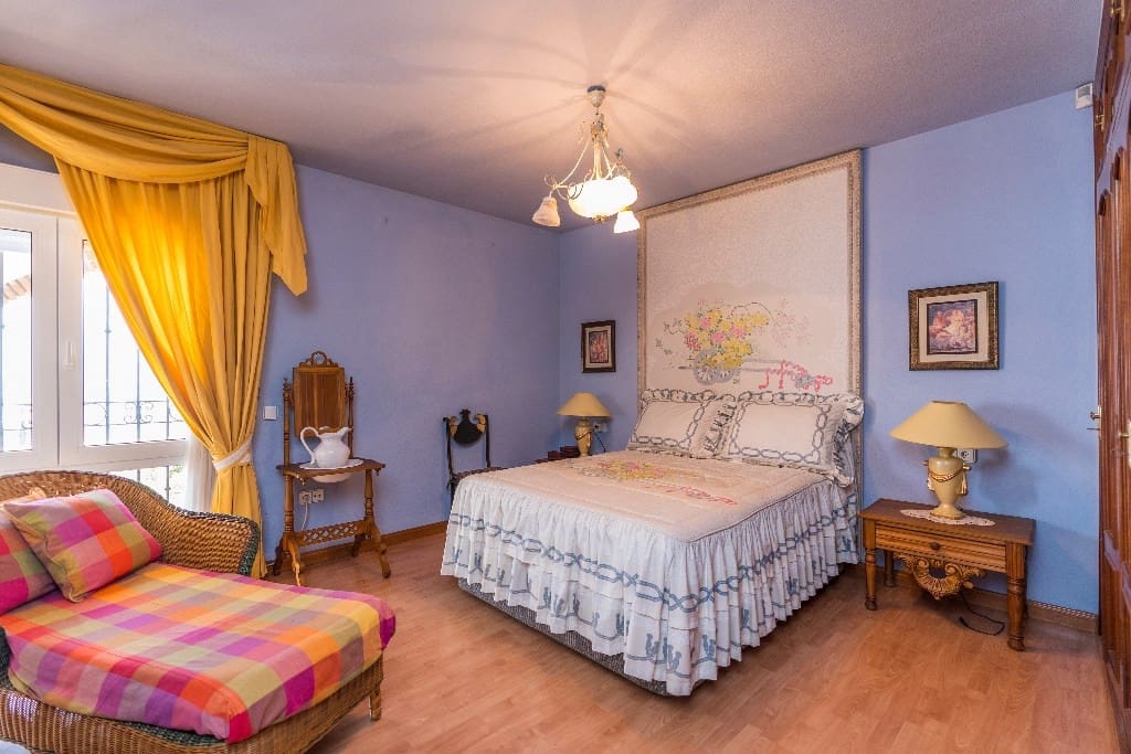 6 slaapkamer Villa te koop in Benalmadena Costa - € 1.900.000 (Ref: 9145058)