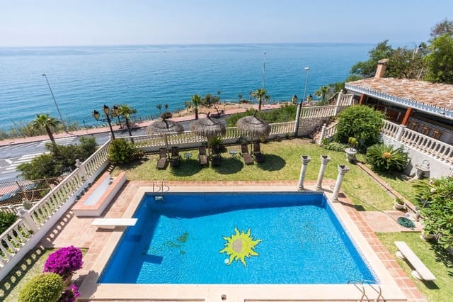 6 slaapkamer Villa te koop in Benalmadena Costa, Benalmádena - € 1.900.000 (Ref: 9145058)