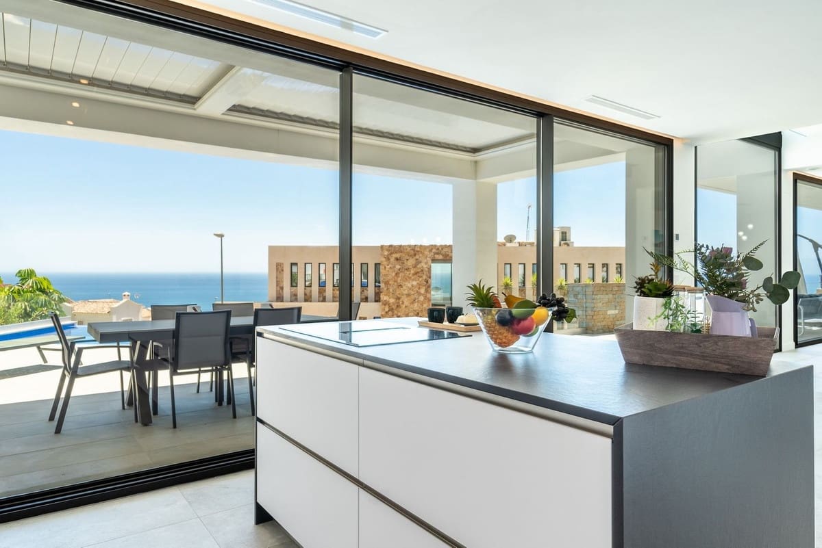 4 makuuhuone Huvila myytävänä paikassa Benalmadena mukana 
autotalli - 1 649 000 € (Ref: 9145060)