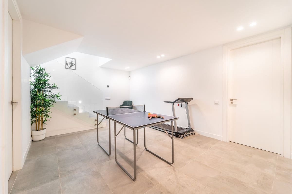 4 makuuhuone Huvila myytävänä paikassa Benalmadena mukana 
autotalli - 1 649 000 € (Ref: 9145060)