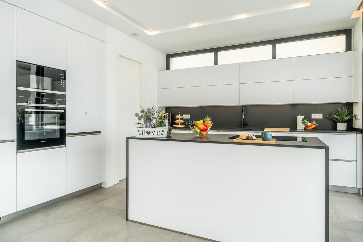 4 makuuhuone Huvila myytävänä paikassa Benalmadena mukana 
autotalli - 1 649 000 € (Ref: 9145060)