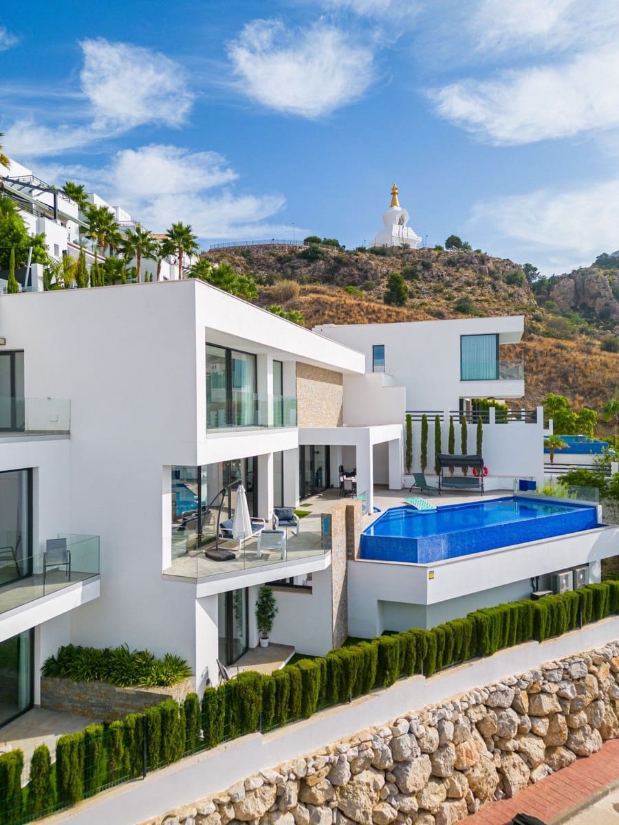 4 makuuhuone Huvila myytävänä paikassa Benalmadena mukana 
autotalli - 1 649 000 € (Ref: 9145060)