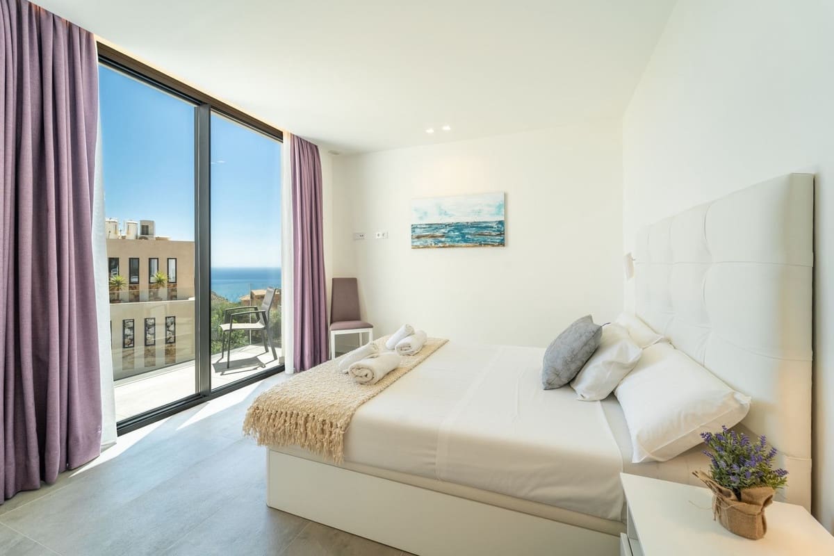 4 makuuhuone Huvila myytävänä paikassa Benalmadena mukana 
autotalli - 1 649 000 € (Ref: 9145060)