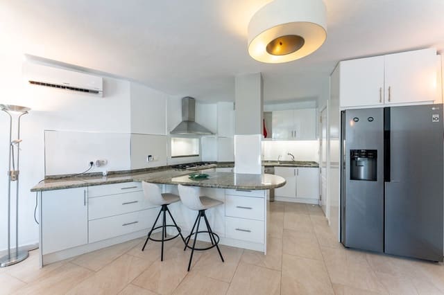 4 bedroom Villa for sale in Calahonda, Mijas with garage - € 1,650,000 (Ref: 9145061)