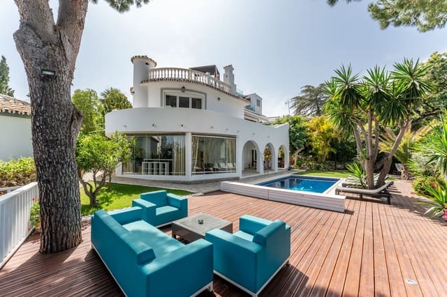 4 bedroom Villa for sale in Calahonda, Mijas with garage - € 1,650,000 (Ref: 9145061)