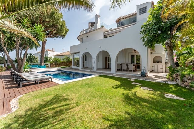 4 bedroom Villa for sale in Calahonda, Mijas with garage - € 1,650,000 (Ref: 9145061)