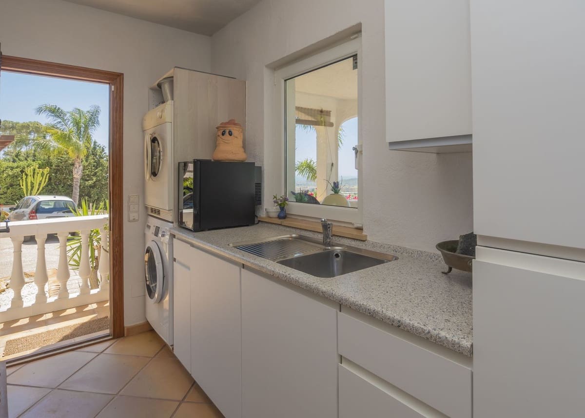 3 sypialnia Willa na sprzedaż w La Sierrezuela - 1 595 000 € (Ref: 9145064)