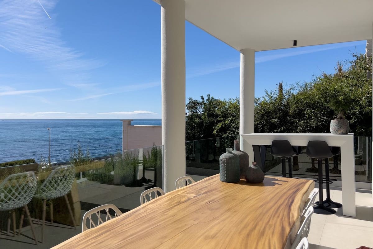 5 makuuhuone Huvila myytävänä paikassa El Faro - 1 460 000 € (Ref: 9145068)