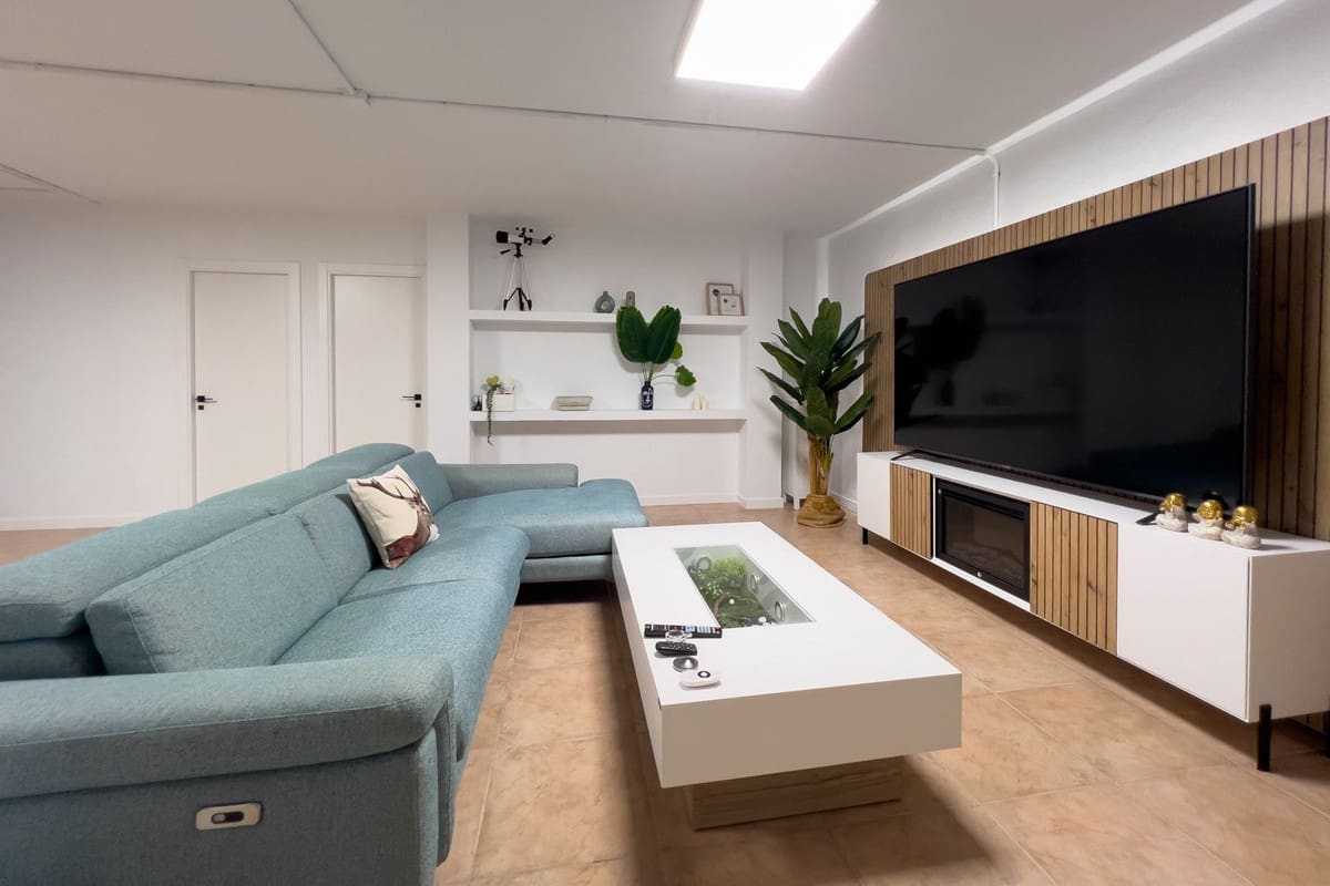 5 makuuhuone Huvila myytävänä paikassa El Faro - 1 460 000 € (Ref: 9145068)