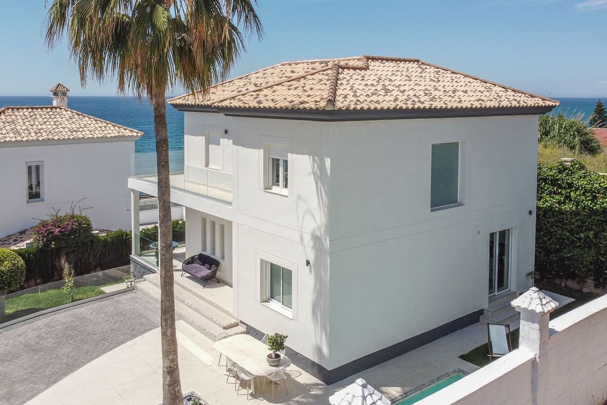 5 makuuhuone Huvila myytävänä paikassa El Faro - 1 460 000 € (Ref: 9145068)
