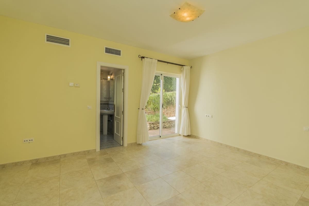 5 soverom Villa til salgs i Valtocado med garasje - € 1 375 000 (Ref: 9145069)