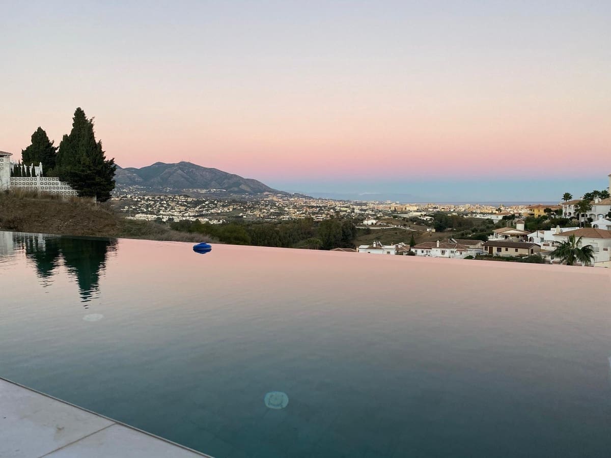 3 soveværelse Villa til salg i Cerro del Aguila med garage - € 1.350.000 (Ref: 9145071)