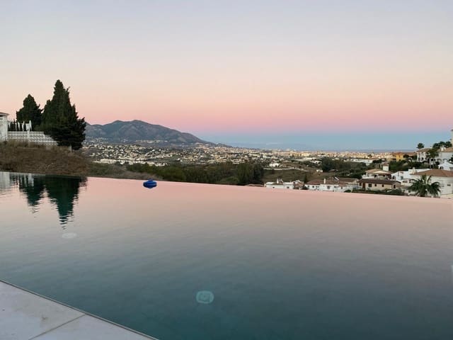 3 soverom Villa til salgs i Cerros del Águila, Mijas med garasje - € 1 350 000 (Ref: 9145071)