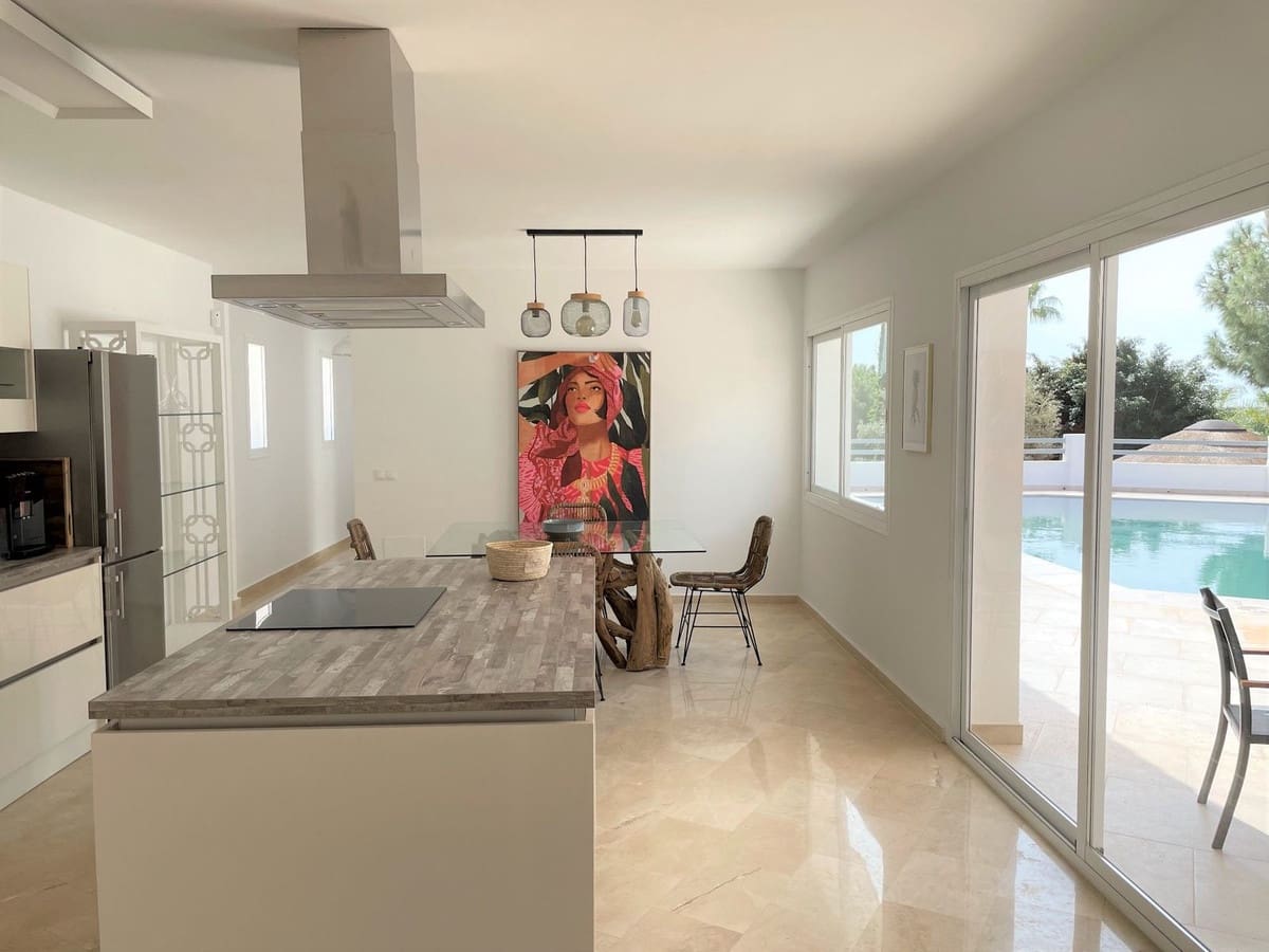 Chalet de 5 habitaciones en La Sierrezuela en venta con garaje - 1.319.000 € (Ref: 9145072)