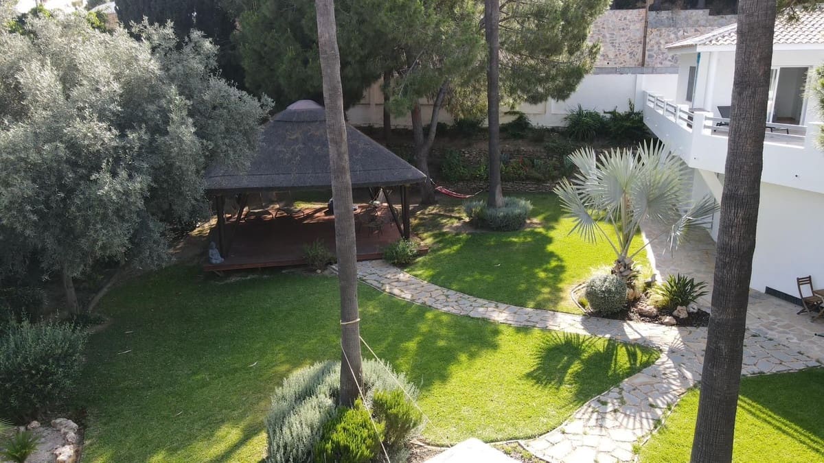 Chalet de 5 habitaciones en La Sierrezuela en venta con garaje - 1.319.000 € (Ref: 9145072)