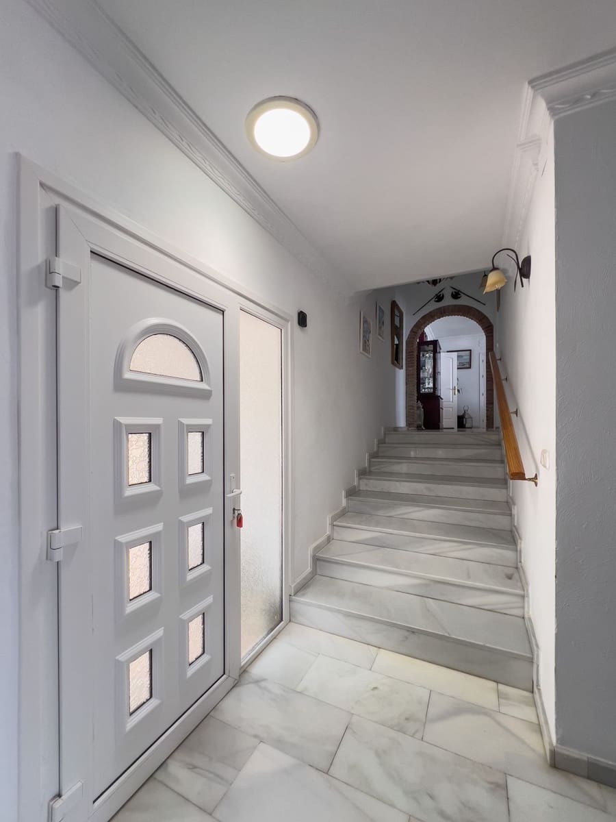 7 slaapkamer Villa te koop in La Capellania met garage - € 1.295.000 (Ref: 9145073)