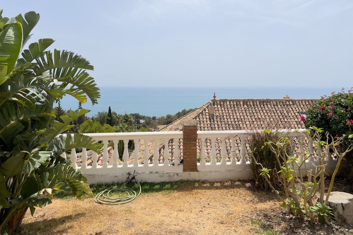 7 slaapkamer Villa te koop in La Capellania met garage - € 1.295.000 (Ref: 9145073)