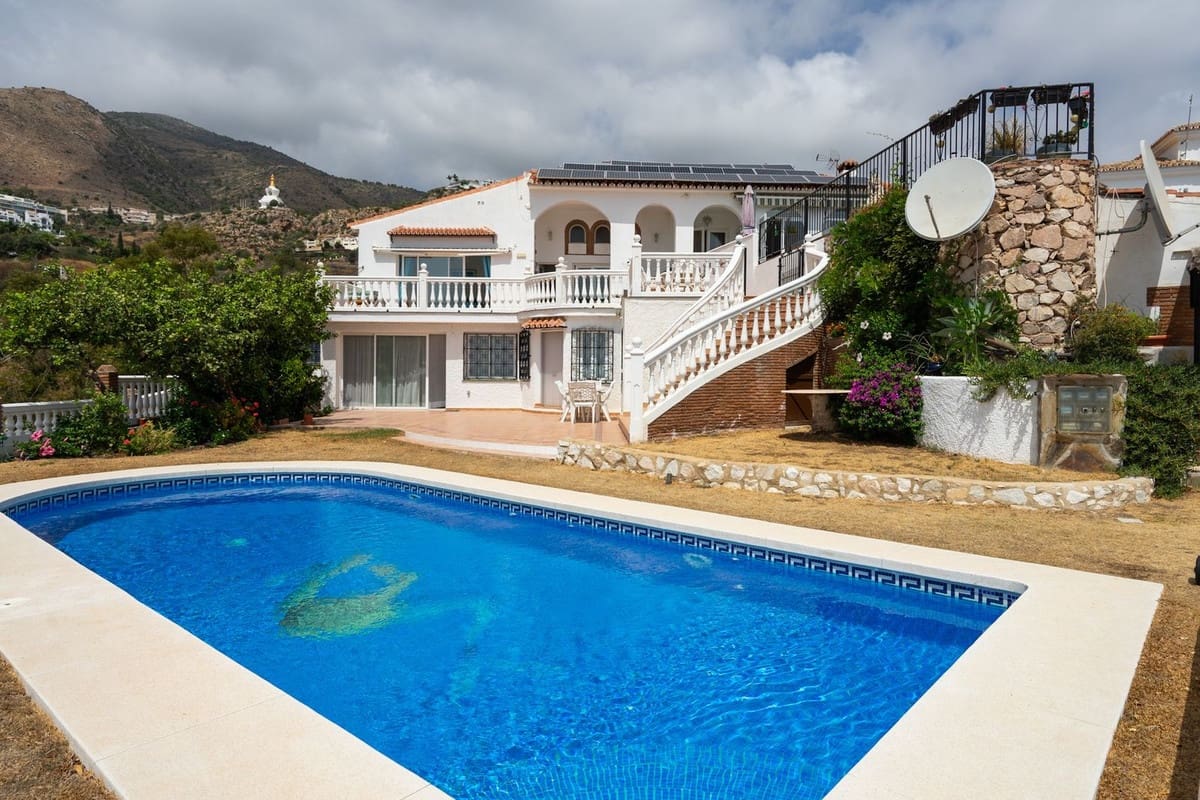 7 slaapkamer Villa te koop in La Capellania met garage - € 1.295.000 (Ref: 9145073)