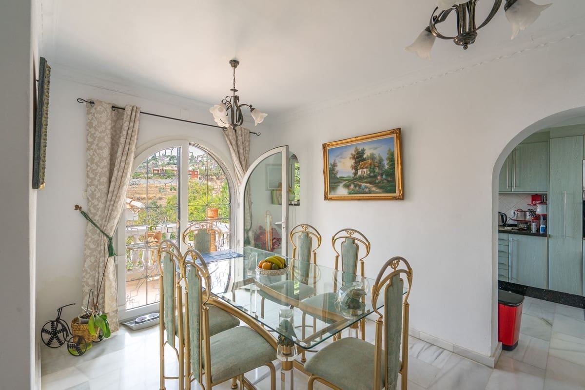 7 slaapkamer Villa te koop in La Capellania met garage - € 1.295.000 (Ref: 9145073)
