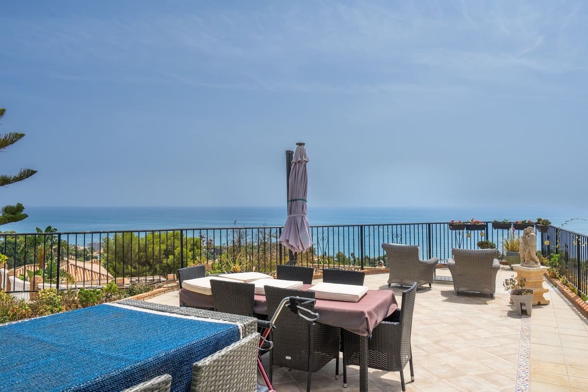 7 slaapkamer Villa te koop in La Capellania met garage - € 1.295.000 (Ref: 9145073)