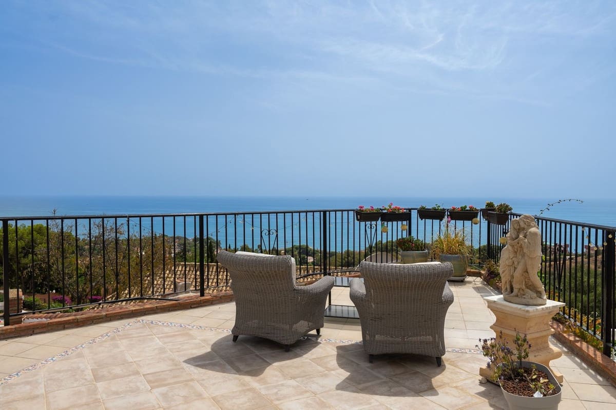 7 slaapkamer Villa te koop in La Capellania met garage - € 1.295.000 (Ref: 9145073)