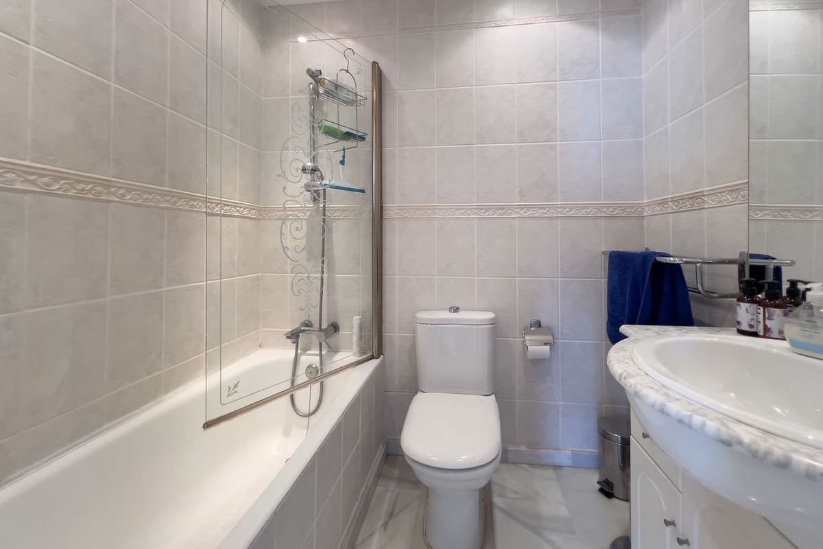 7 slaapkamer Villa te koop in La Capellania met garage - € 1.295.000 (Ref: 9145073)