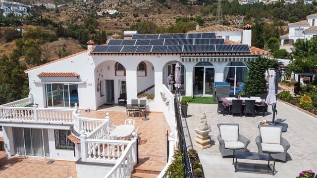7 makuuhuone Huvila myytävänä paikassa La Capellania, Benalmádena mukana 
autotalli - 1 295 000 € (Ref: 9145073)