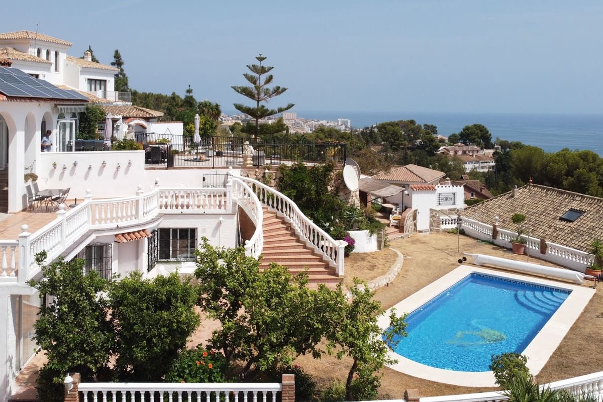 7 slaapkamer Villa te koop in La Capellania met garage - € 1.295.000 (Ref: 9145073)