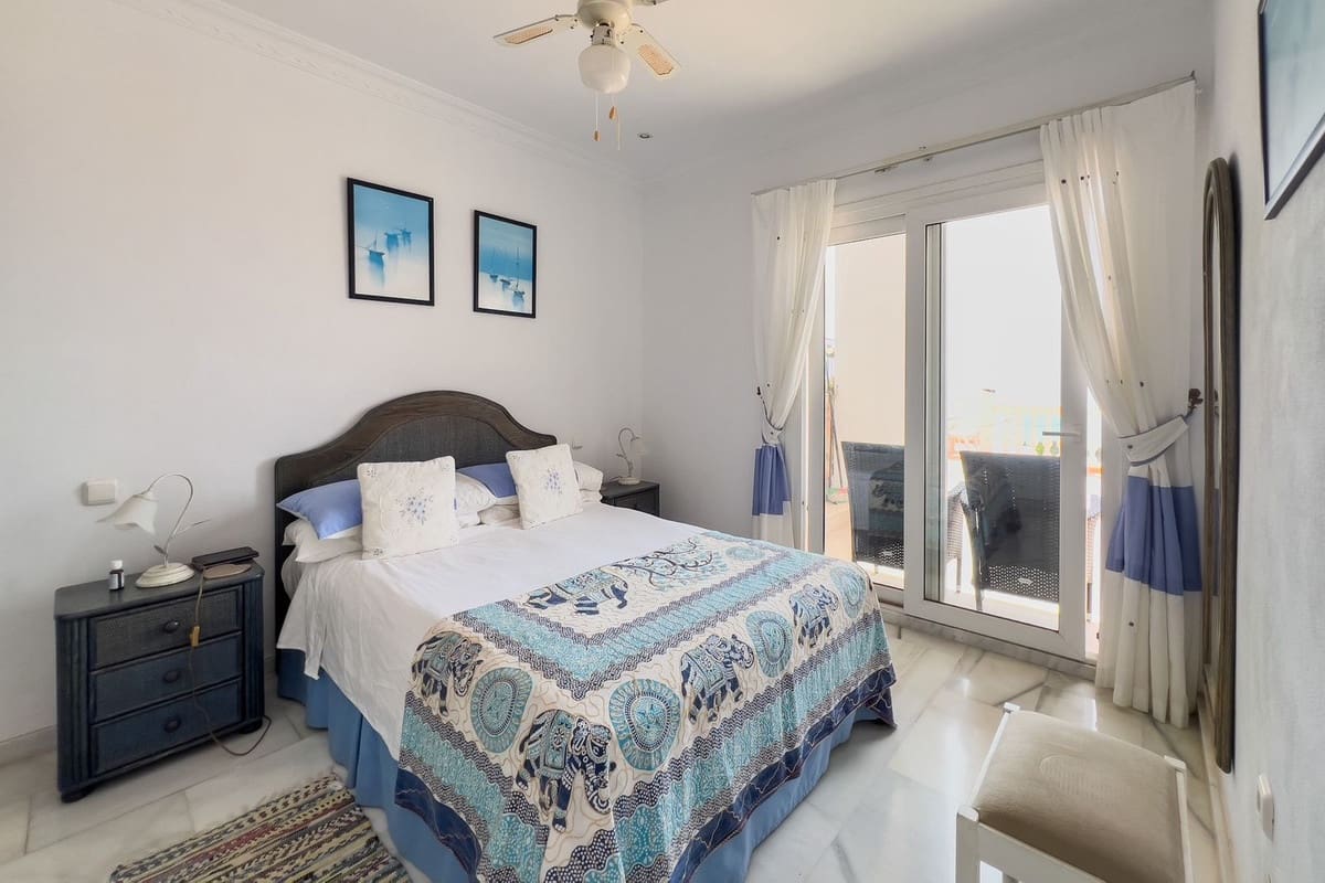 7 slaapkamer Villa te koop in La Capellania met garage - € 1.295.000 (Ref: 9145073)