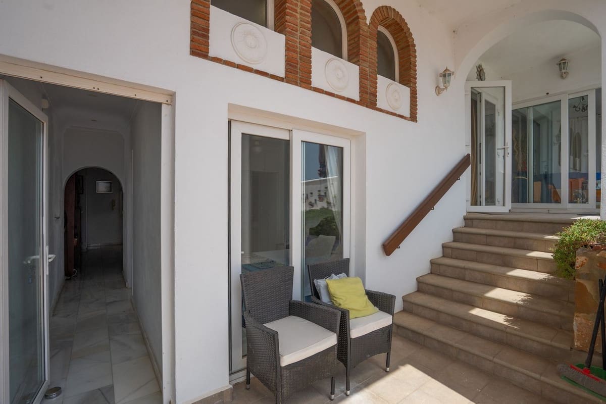 7 slaapkamer Villa te koop in La Capellania met garage - € 1.295.000 (Ref: 9145073)