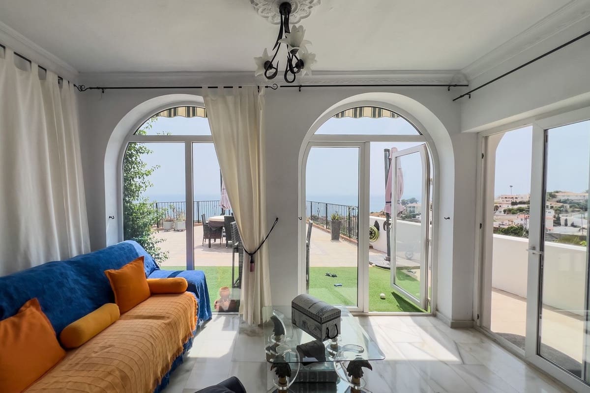 7 slaapkamer Villa te koop in La Capellania met garage - € 1.295.000 (Ref: 9145073)