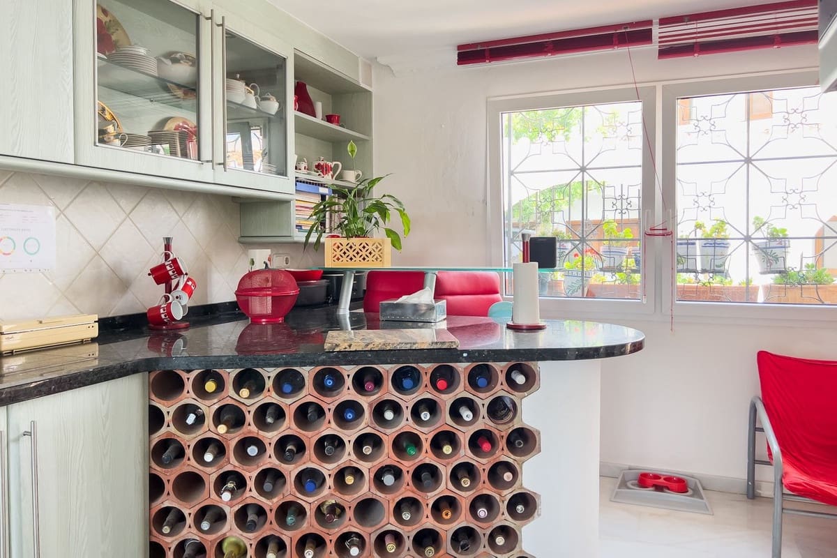 7 slaapkamer Villa te koop in La Capellania met garage - € 1.295.000 (Ref: 9145073)