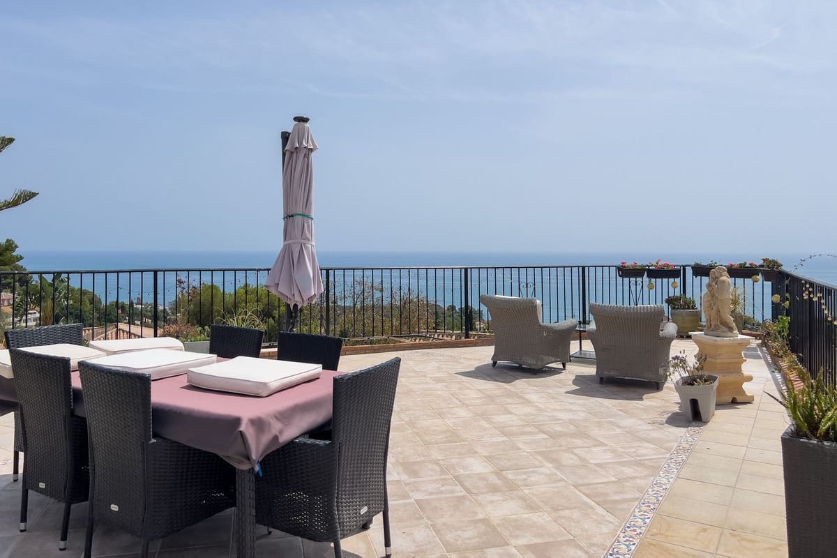 7 slaapkamer Villa te koop in La Capellania met garage - € 1.295.000 (Ref: 9145073)