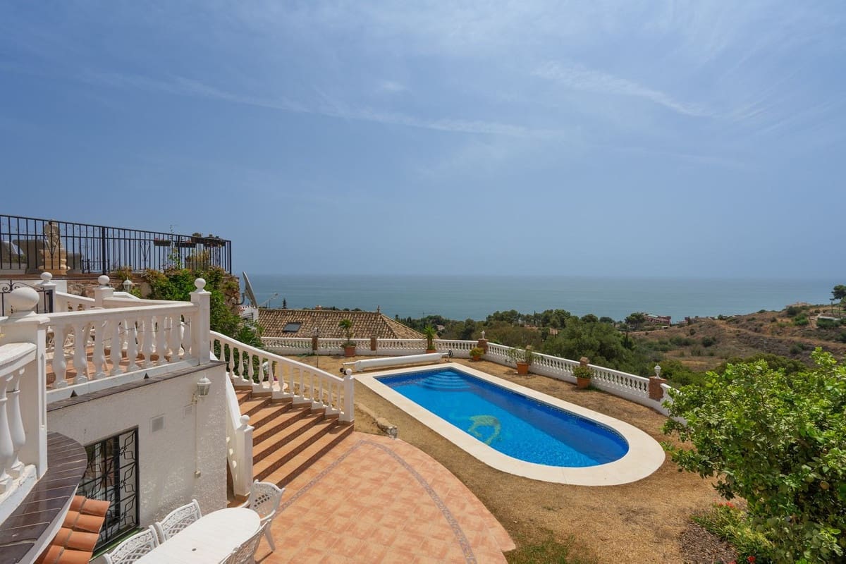 7 slaapkamer Villa te koop in La Capellania met garage - € 1.295.000 (Ref: 9145073)