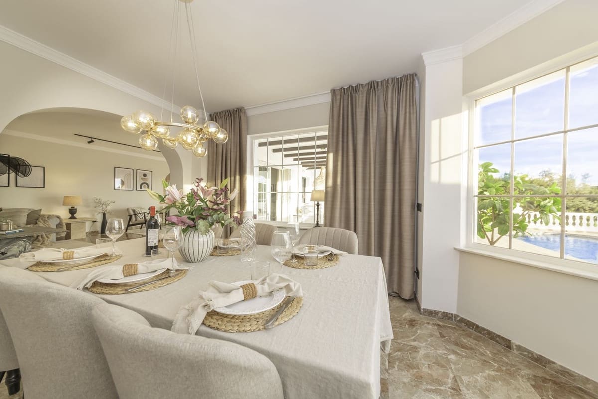 3 soveværelse Villa til salg i La Sierrezuela - € 1.095.000 (Ref: 9145076)