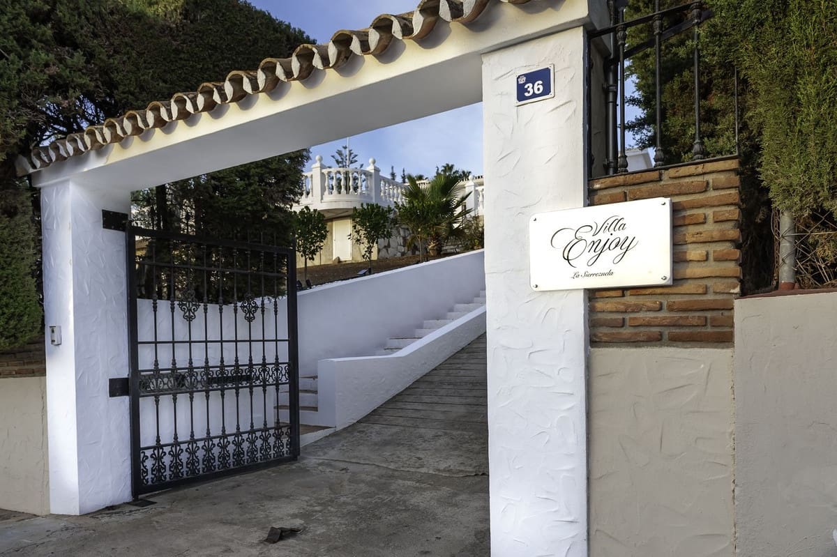 3 soveværelse Villa til salg i La Sierrezuela - € 1.095.000 (Ref: 9145076)