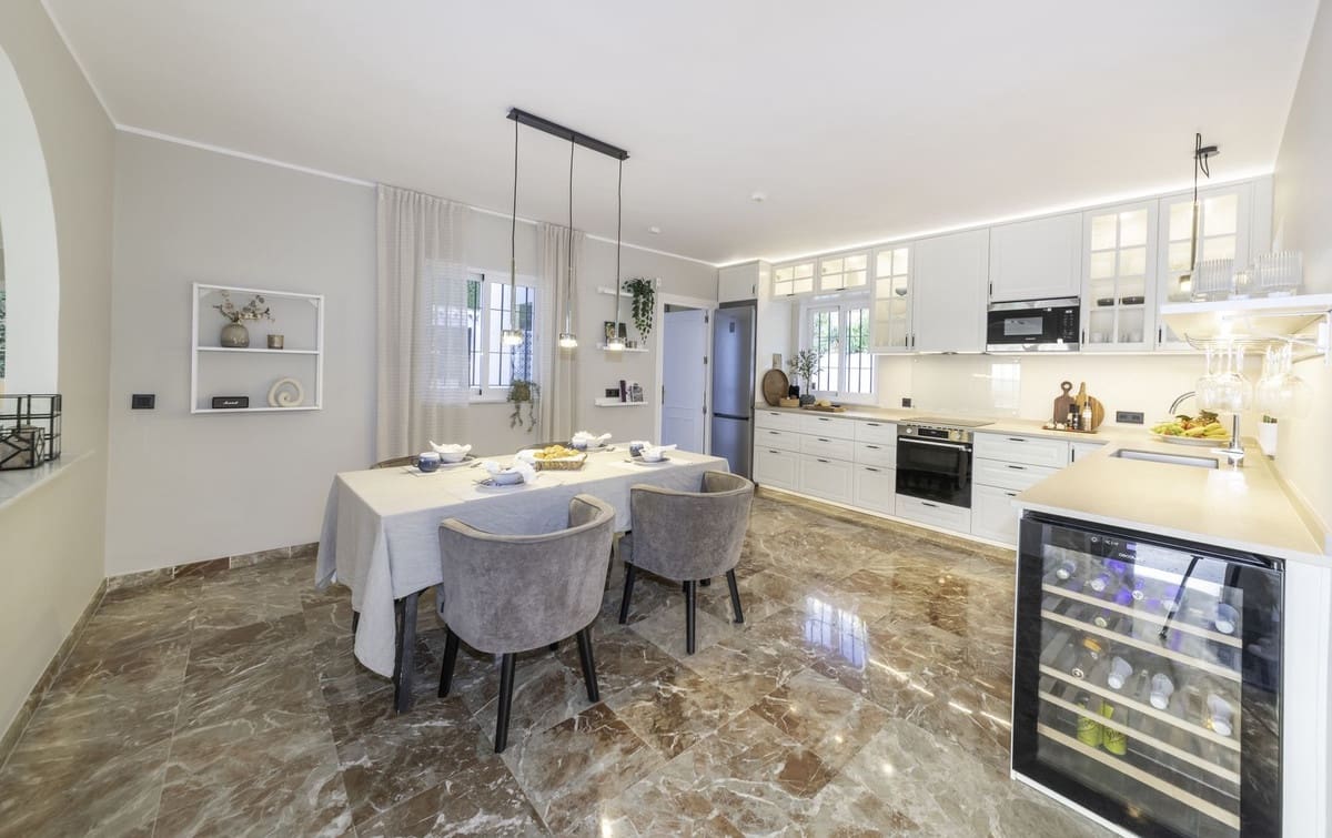 3 soveværelse Villa til salg i La Sierrezuela - € 1.095.000 (Ref: 9145076)