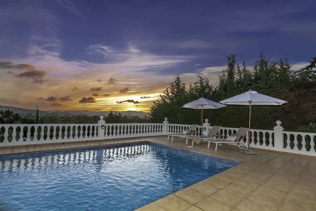 3 soveværelse Villa til salg i La Sierrezuela - € 1.095.000 (Ref: 9145076)